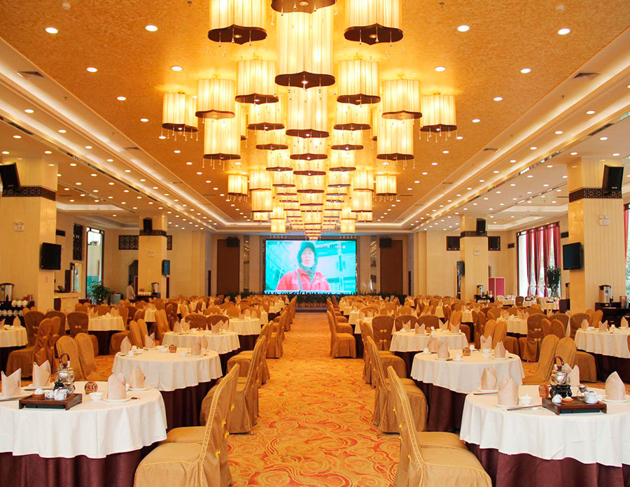 Ballroom stage lighting system integrated solutions