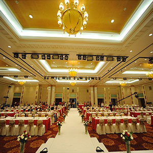 Garden banquet room of south Asian buyers happy heart